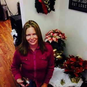 Meet your Posher, Angela